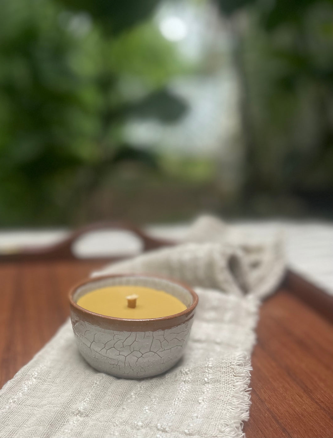 crackley beeswax candle pot