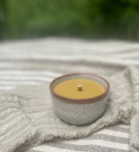 Load image into Gallery viewer, crackley beeswax candle pot
