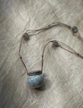 Load image into Gallery viewer, grey PosyPot with faceted labradorite
