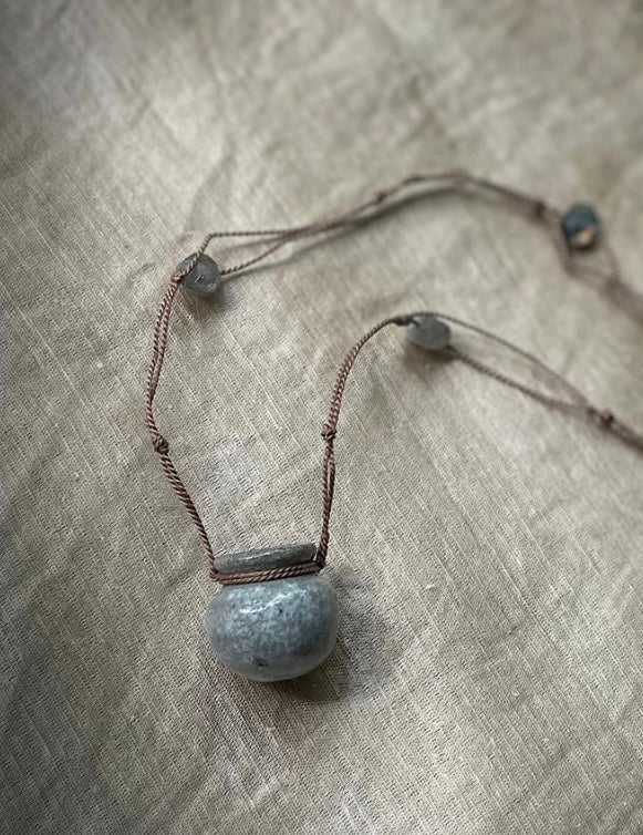 grey PosyPot with faceted labradorite